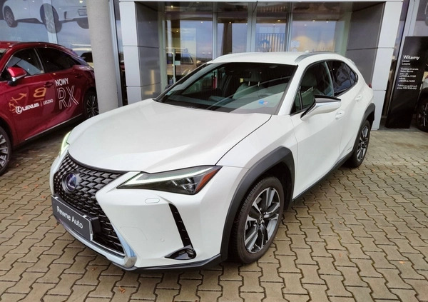 Lexus UX cena 137900 przebieg: 36872, rok produkcji 2019 z Gołdap małe 254